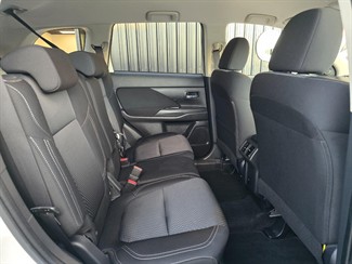 2021 Mitsubishi Outlander - Thumbnail