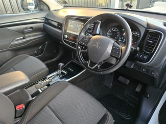 2021 Mitsubishi Outlander - Thumbnail