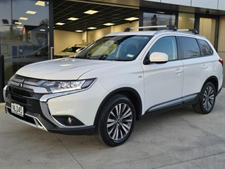 2021 Mitsubishi Outlander - Thumbnail