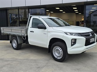 2020 Mitsubishi Triton - Thumbnail