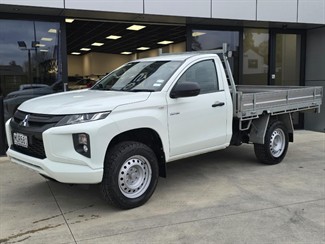 2020 Mitsubishi Triton - Thumbnail