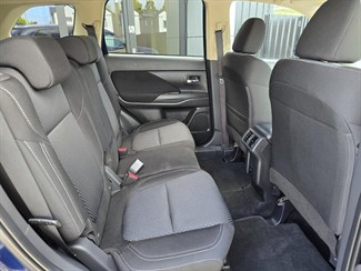 2022 Mitsubishi Outlander - Thumbnail