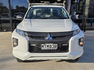 2020 Mitsubishi Triton - Thumbnail