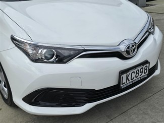 2018 Toyota Corolla - Thumbnail