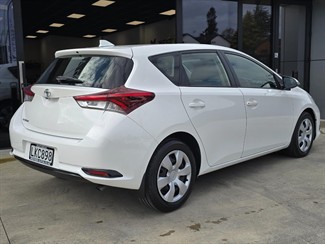 2018 Toyota Corolla - Thumbnail
