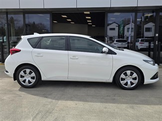 2018 Toyota Corolla - Thumbnail