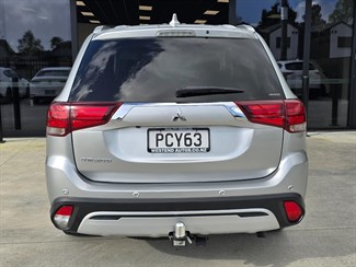 2022 Mitsubishi Outlander - Thumbnail