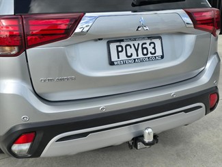 2022 Mitsubishi Outlander - Thumbnail