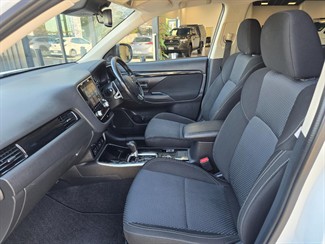 2020 Mitsubishi Outlander - Thumbnail