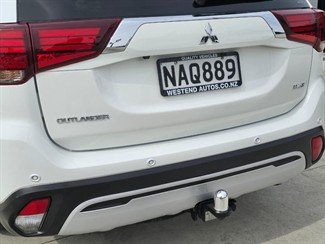 2020 Mitsubishi Outlander - Thumbnail