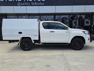 2019 Toyota Hilux - Thumbnail