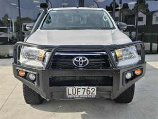 2018 Toyota Hilux - Thumbnail
