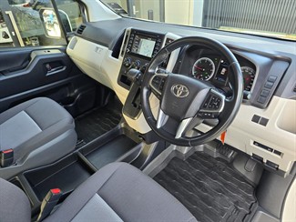 2020 Toyota Hiace - Thumbnail