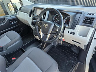 2021 Toyota Hiace - Thumbnail
