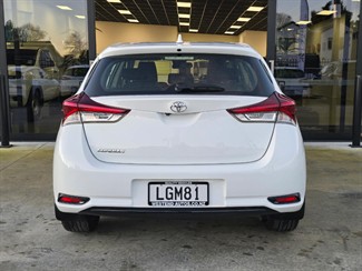 2018 Toyota Corolla - Thumbnail