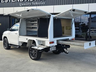 2016 Toyota Hilux - Thumbnail