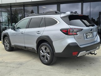 2021 Subaru Outback - Thumbnail