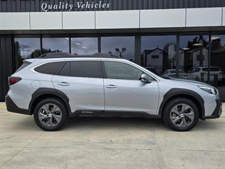 2021 Subaru Outback - Thumbnail