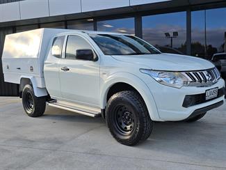 2015 Mitsubishi Triton - Thumbnail