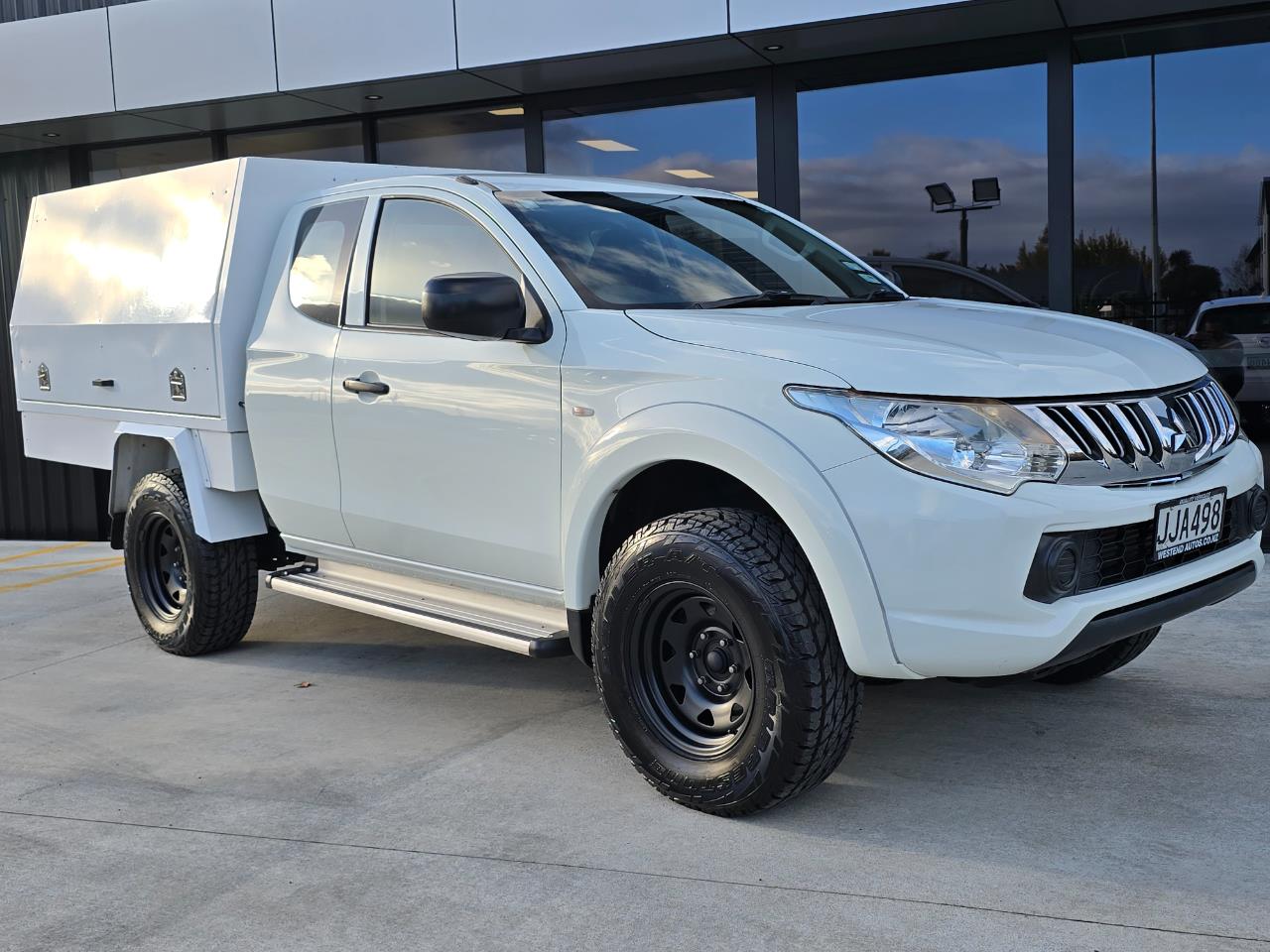 2015 Mitsubishi Triton