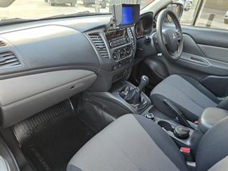 2015 Mitsubishi Triton - Thumbnail