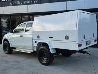 2015 Mitsubishi Triton - Thumbnail