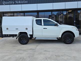 2015 Mitsubishi Triton - Thumbnail