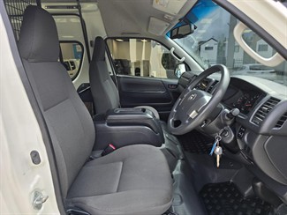 2018 Toyota Hiace - Thumbnail