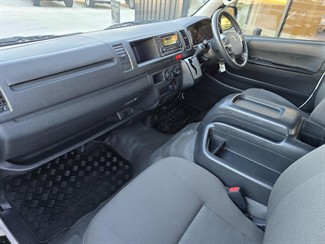 2019 Toyota Hiace - Thumbnail