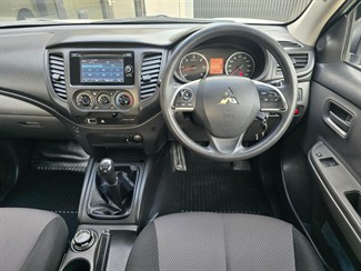2018 Mitsubishi Triton - Thumbnail