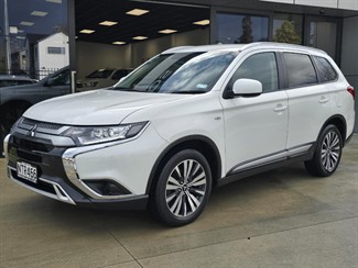 2021 Mitsubishi Outlander - Thumbnail