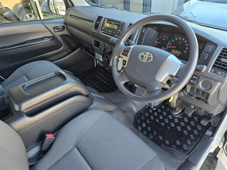2018 Toyota Hiace - Thumbnail