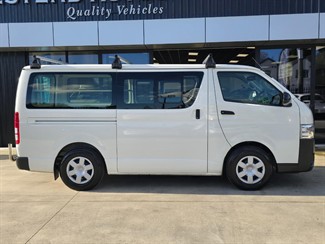 2018 Toyota Hiace - Thumbnail