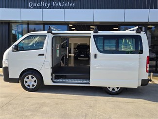 2018 Toyota Hiace - Thumbnail