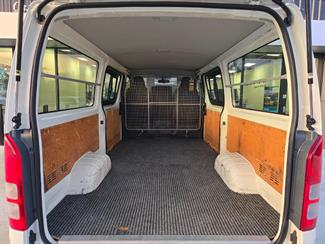 2014 Toyota Hiace - Thumbnail