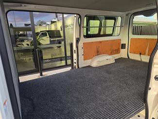 2014 Toyota Hiace - Thumbnail