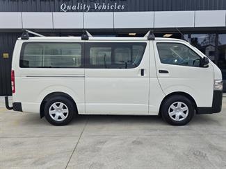 2014 Toyota Hiace - Thumbnail