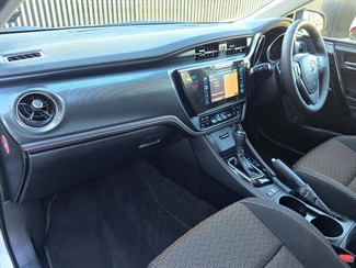 2017 Toyota Corolla - Thumbnail