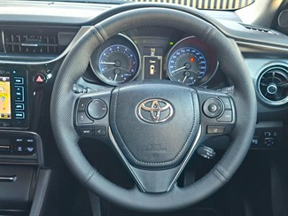 2017 Toyota Corolla - Thumbnail