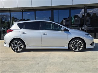 2017 Toyota Corolla - Thumbnail