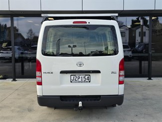 2016 Toyota Hiace - Thumbnail