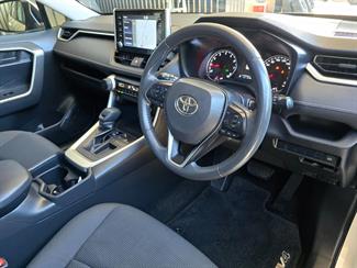 2021 Toyota RAV4 - Thumbnail