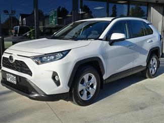 2021 Toyota RAV4 - Thumbnail