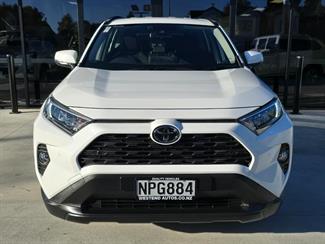 2021 Toyota RAV4 - Thumbnail