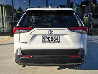 2021 Toyota RAV4 - Thumbnail
