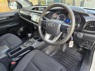 2018 Toyota Hilux - Thumbnail