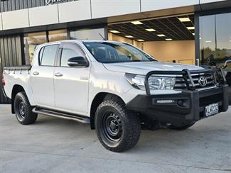 2017 Toyota Hilux - Thumbnail