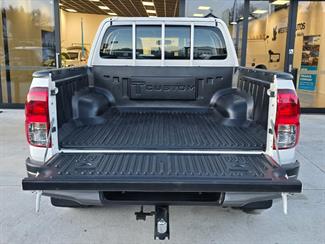 2017 Toyota Hilux - Thumbnail