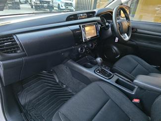 2017 Toyota Hilux - Thumbnail