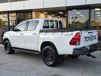 2017 Toyota Hilux - Thumbnail